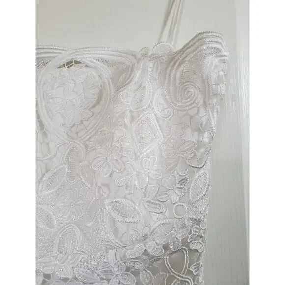 Badgley Mischka - Strapless Guipure Lace Midi Dress - Size 0, New With Tags Badgley Mischka - Strapless Guipure Lace Midi Dress - Size 0, New With Tags